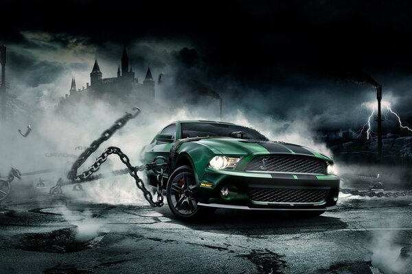 Shelby Mustang verde con cadena en el fondo del castillo