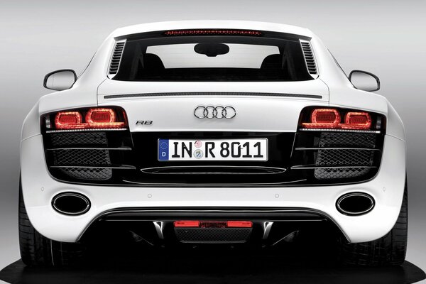 Deportivo blanco Audi R8