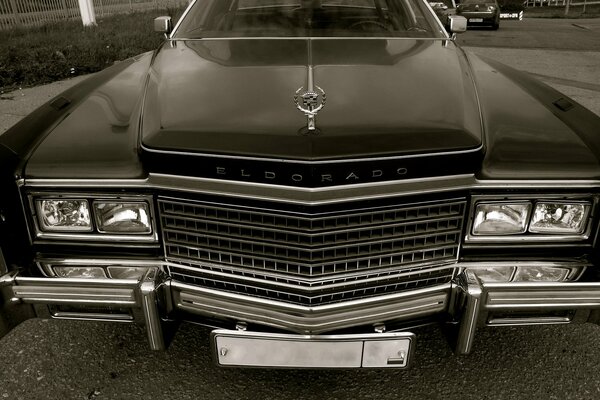 Widok z przodu Cadillaca eldorado z 1978 roku