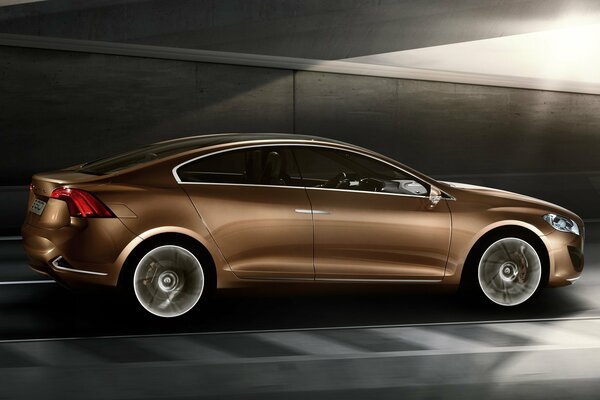 Brun volvo concept car