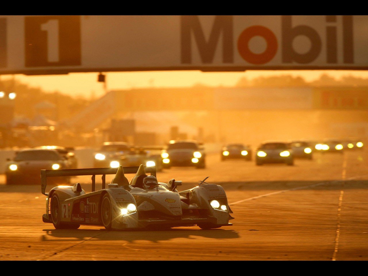 audi r10 tdi le mans puesta del sol carrera auto