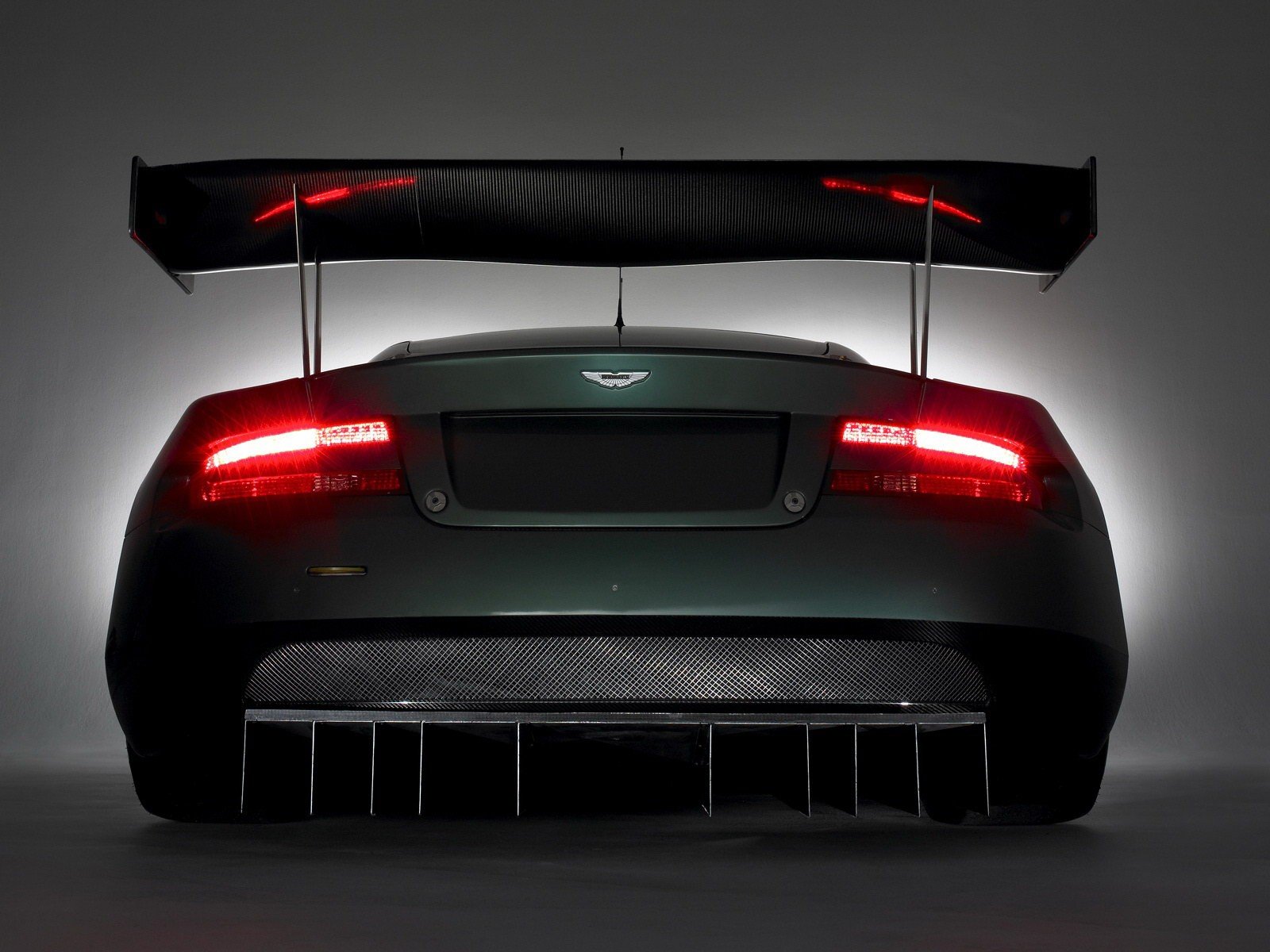 aston martin dbr9 light wing