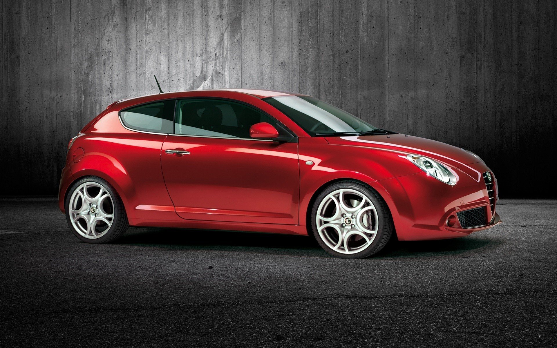 alfa romeo mito красный