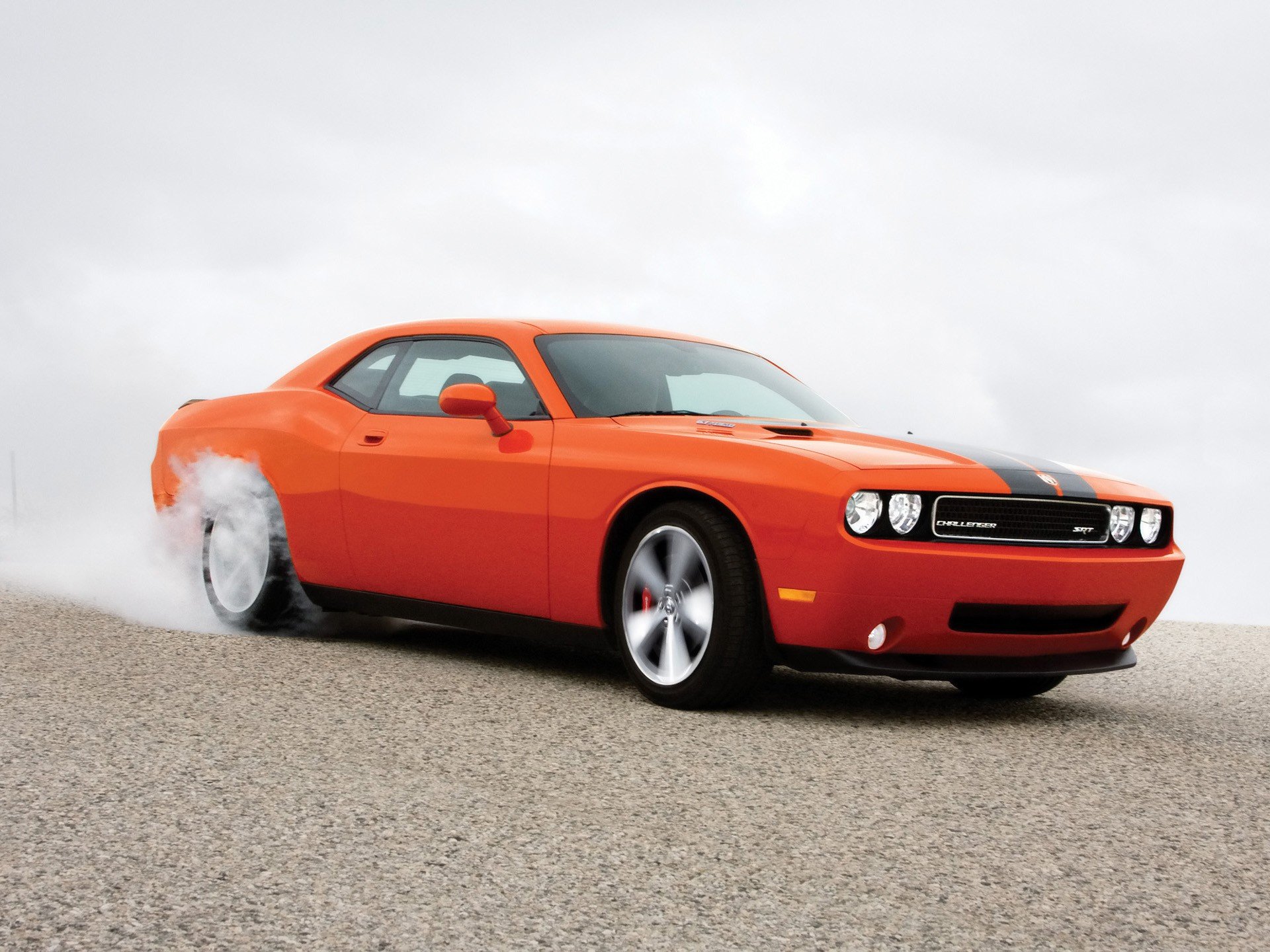 esquivar challenger srt8