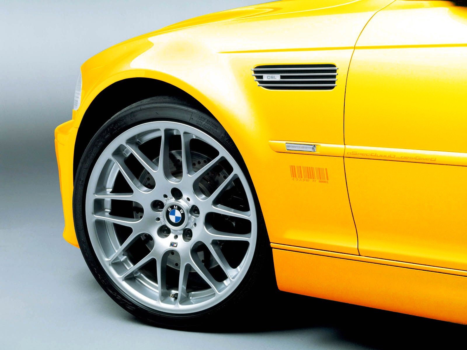 bmw amarillo rueda