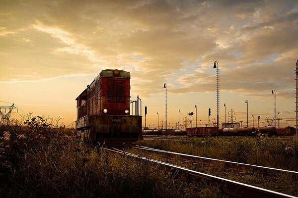 Locomotora en el ferrocarril industria pesada