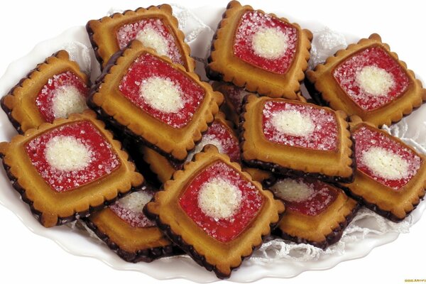 Pasteles caseros. Galletas sobre fondo blanco