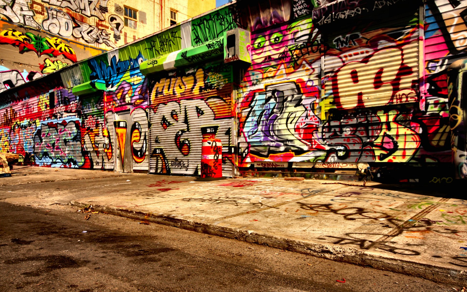 graffity quarter wallpaper