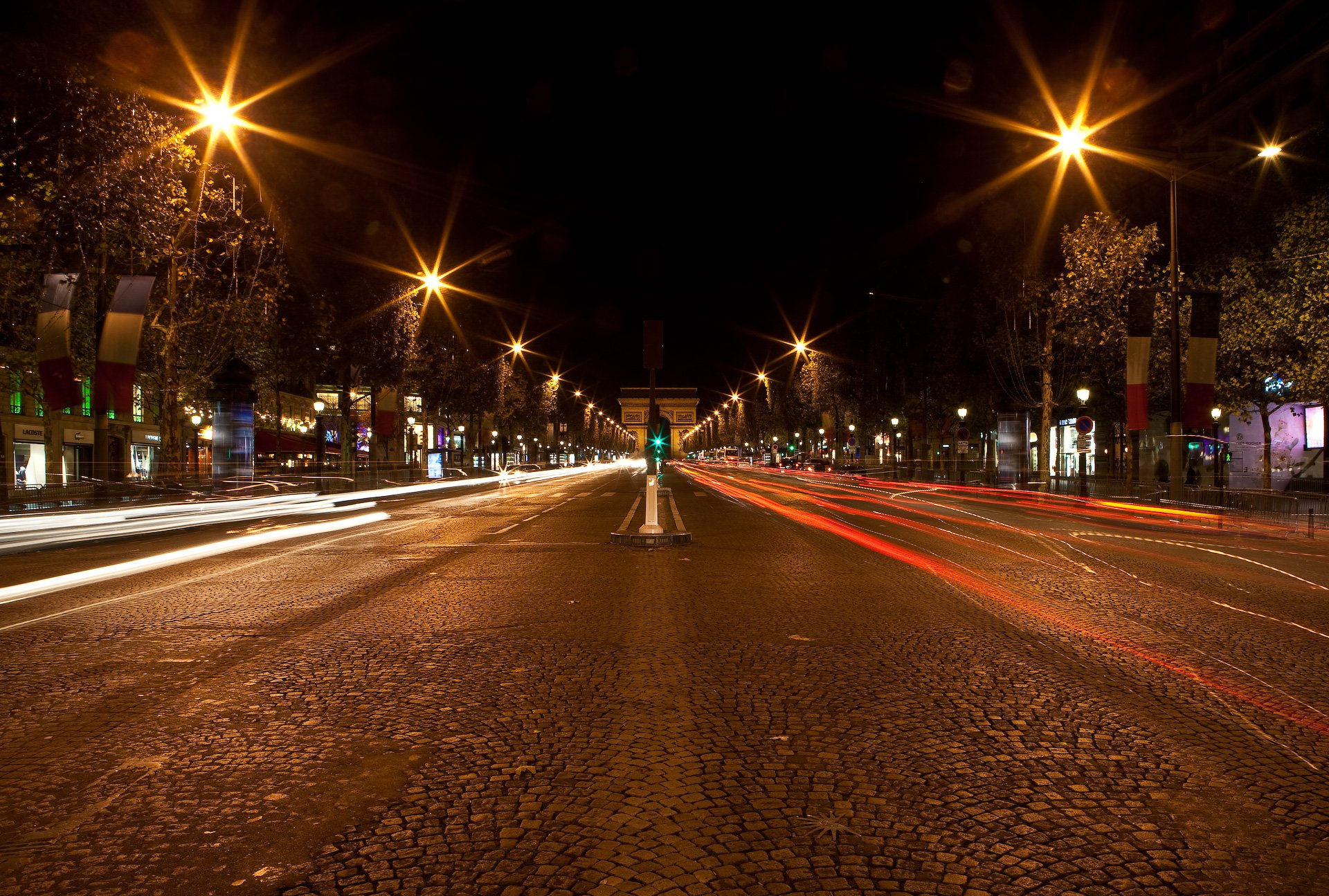 parís noche luces carretera