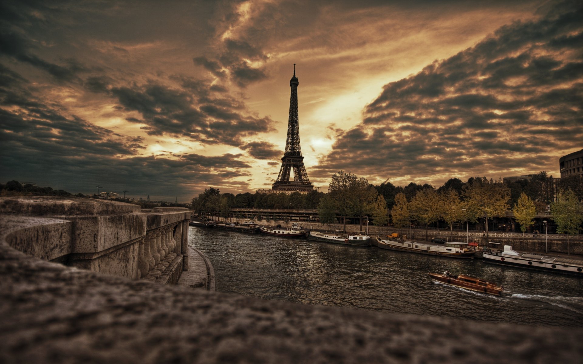 parís paseo marítimo torre eiffel