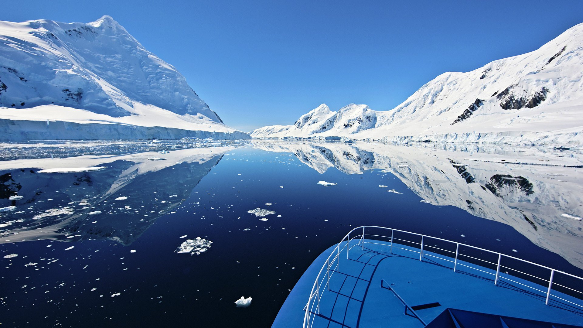 barca montagne antartide antarctica oceano