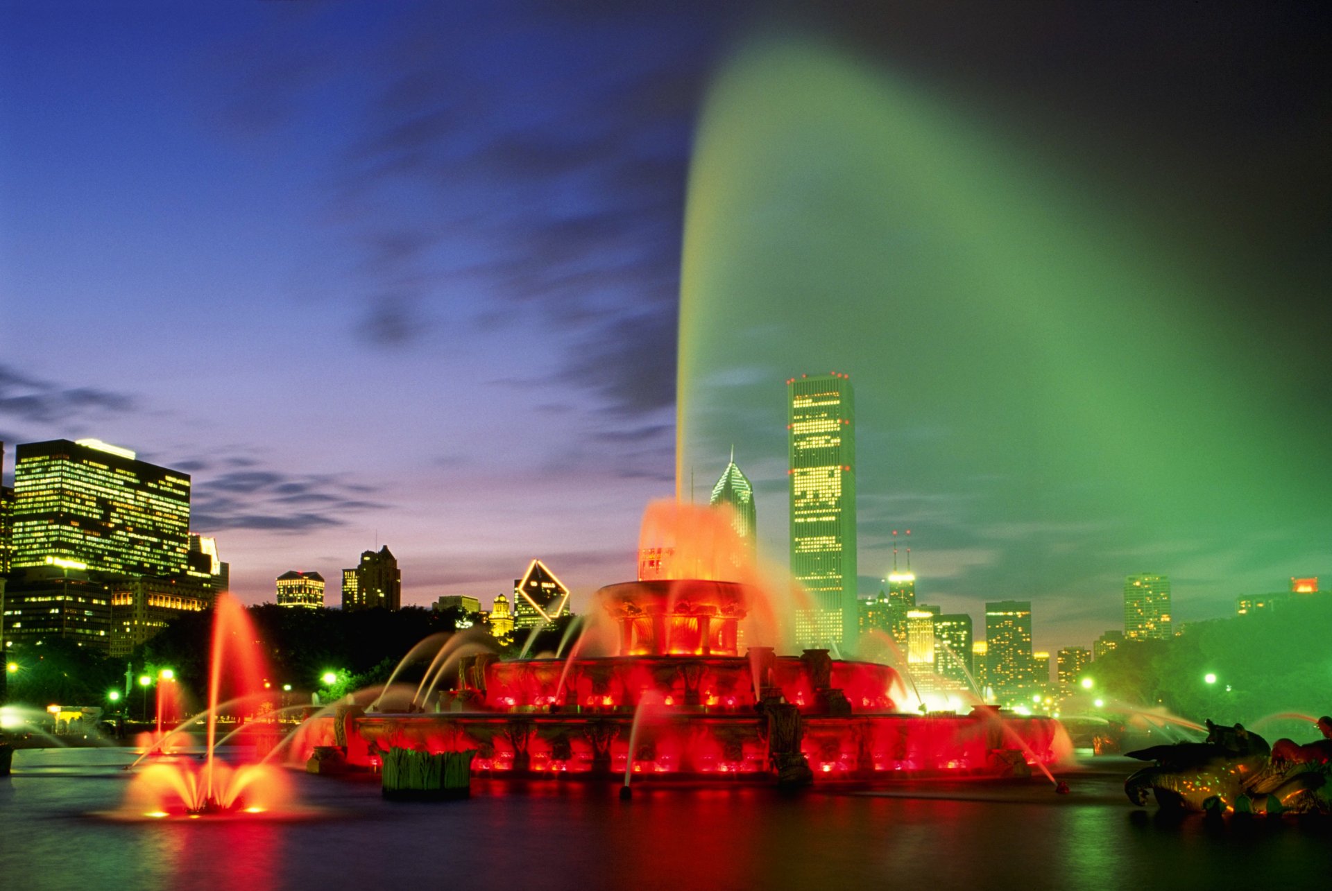 fontaine nuit spectacle laser