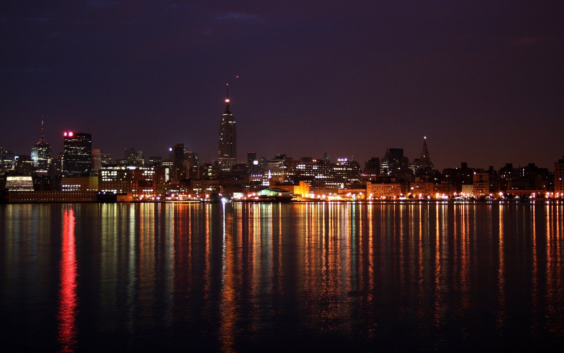 lumières ville de nuit mer