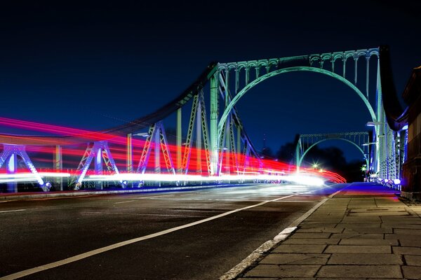 Illuminazione del ponte di notte-brücke