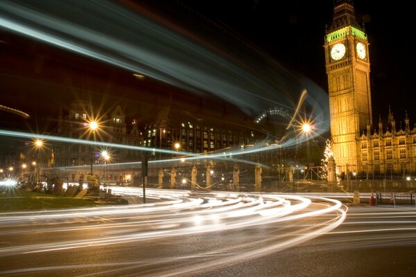 Westminster fari Londra di notte