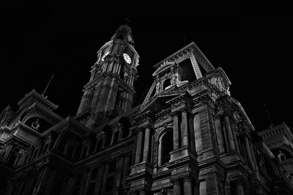 Chapelle de style gothique en noir et blanc