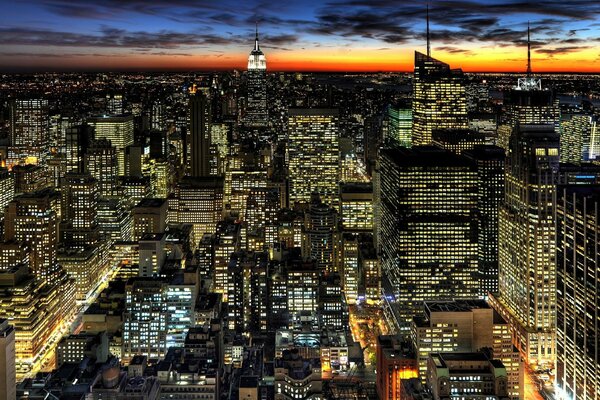 Blocks, streets and houses of the evening metropolis