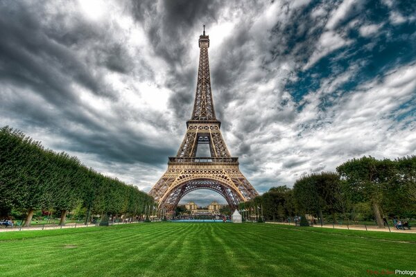 Эфилева башня в городе Париж