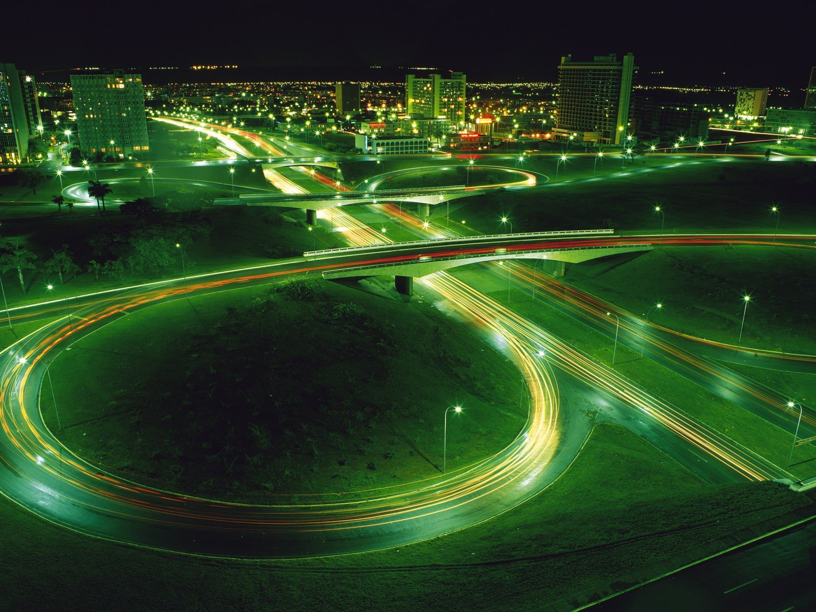 carretera verde vuelta puente noche luces