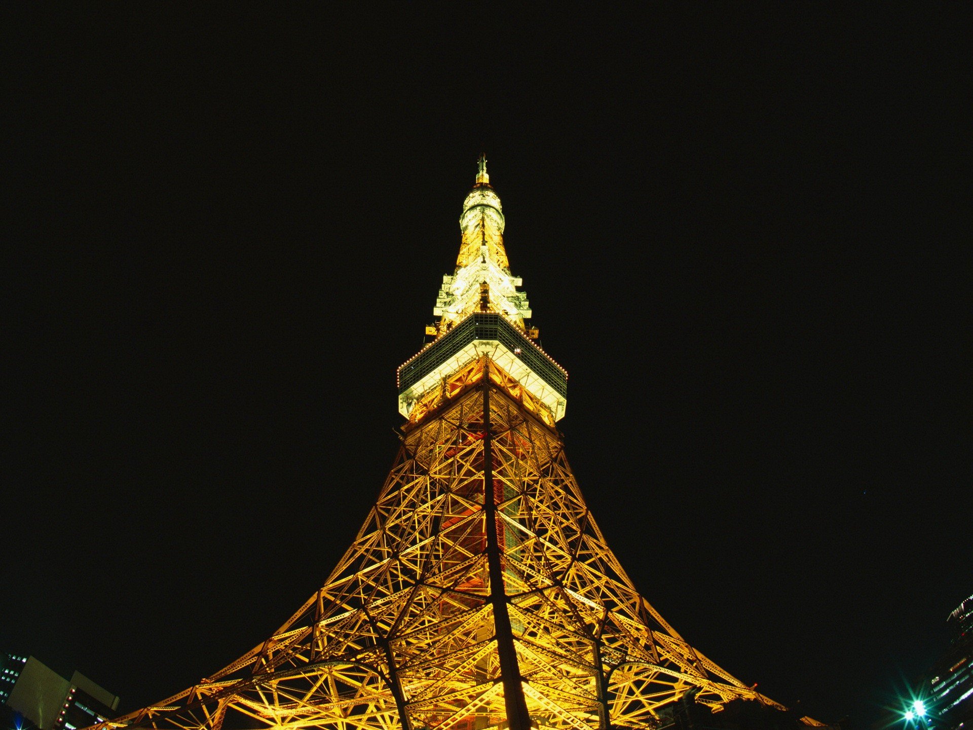 torre eiffel illuminazione notte