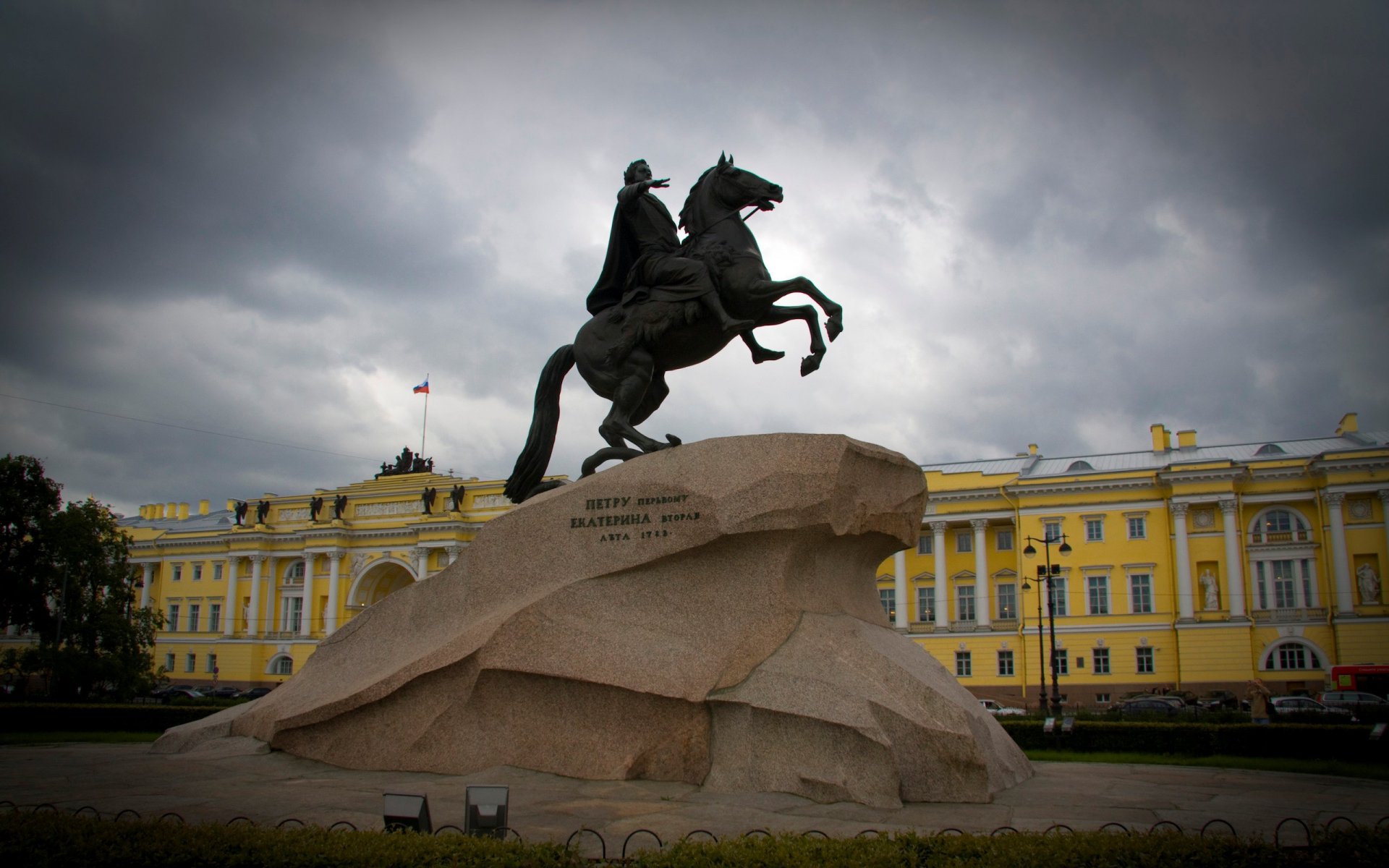 monumento peter el jinete de bronce san petersburgo peter