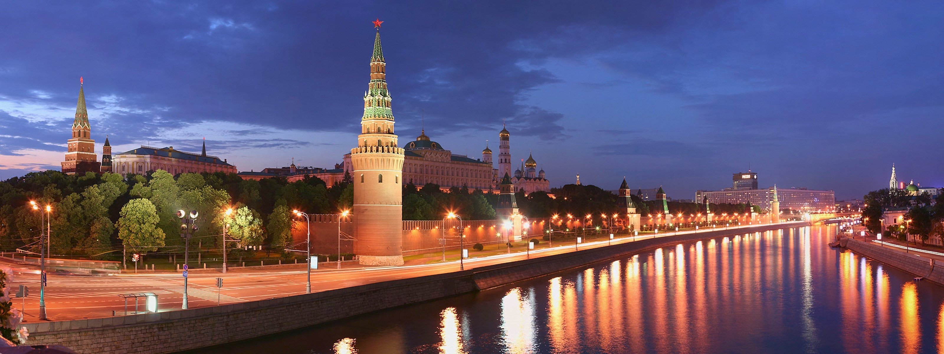 moscow the kremlin river tower