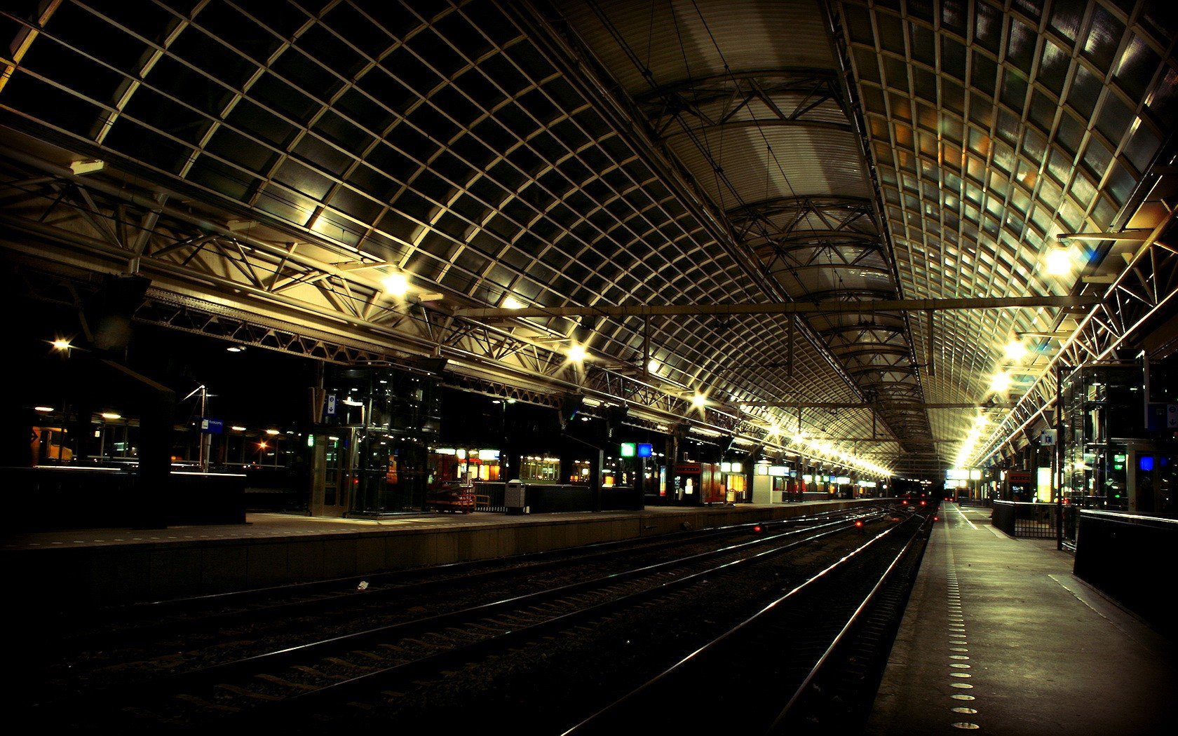 gare chemins de fer train