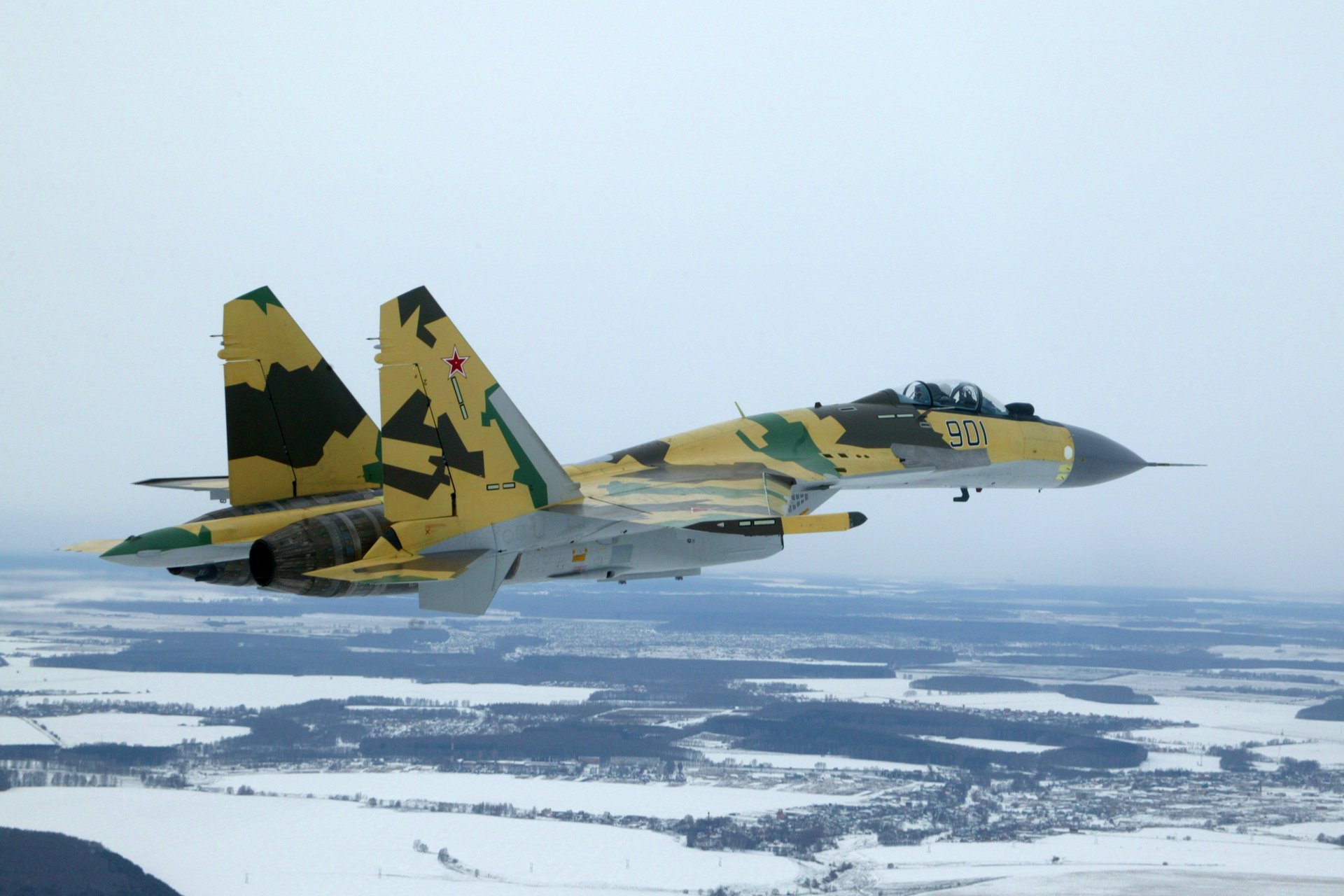 chasseur su-35 hiver vol joliment neige dans l air