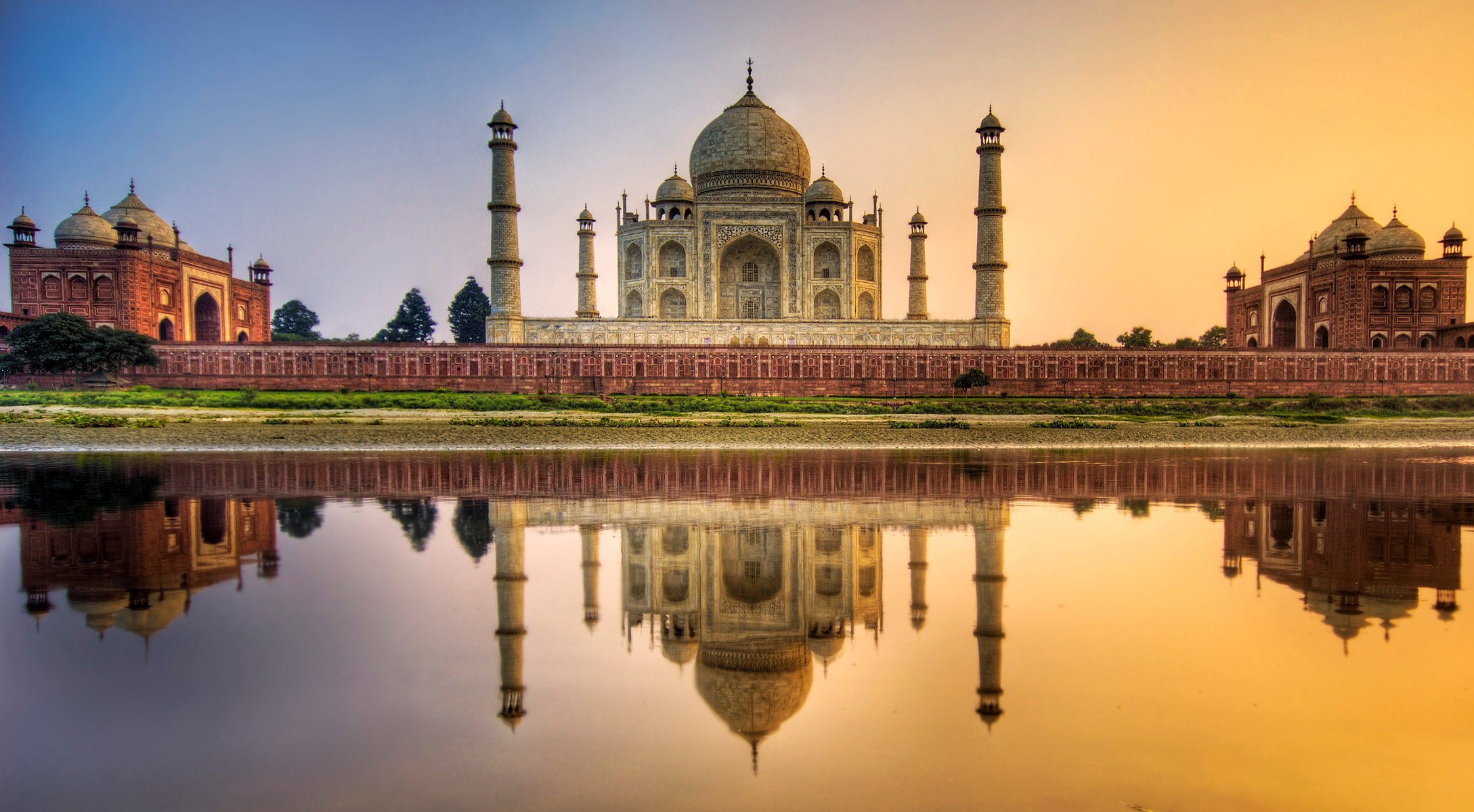 taj mahal river mausoleum