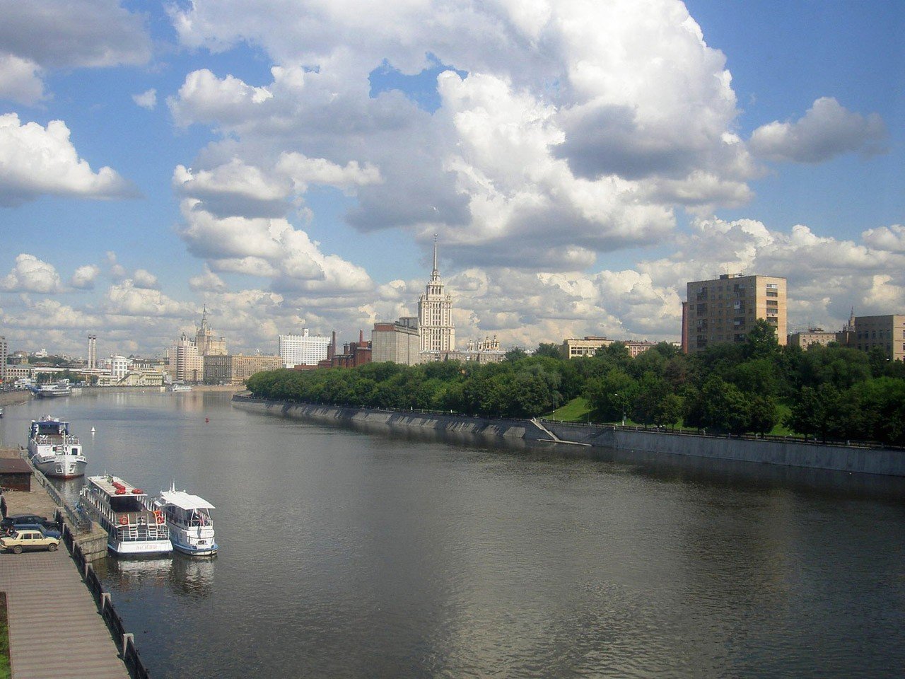 moscou rivière gratte-ciel