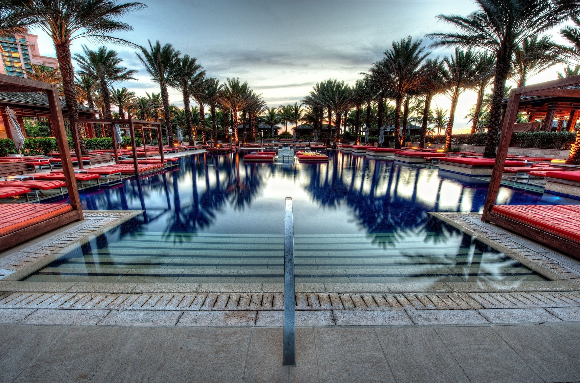 atlantis paradise island piscine bahamas bahamas palmiers