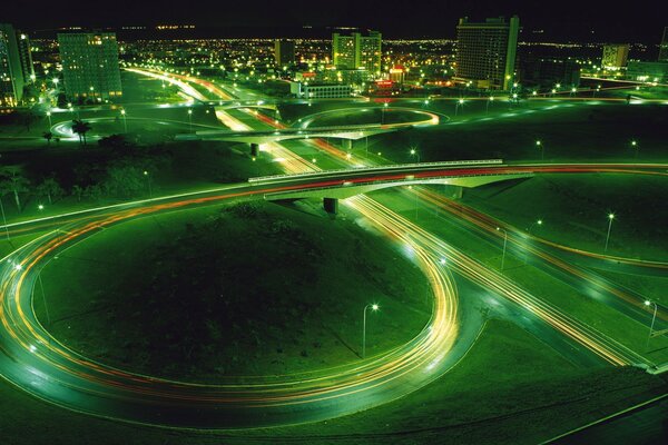 Vista del cruce nocturno