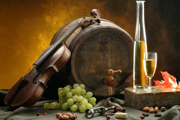 Still life botte di vino violino bicchiere di vino bianco