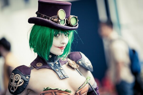 Ragazza Joker cosplay capelli verdi