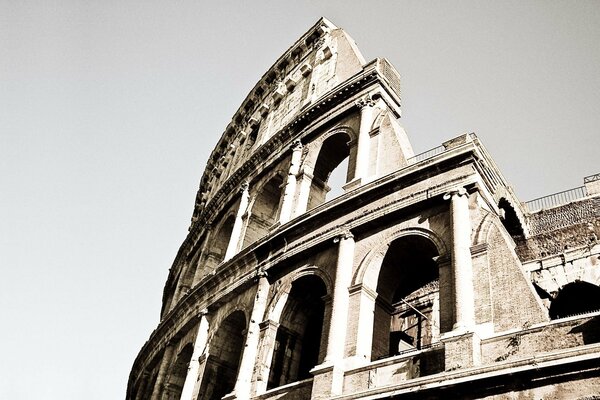 Fragment zdjęcia Koloseum rymskiego