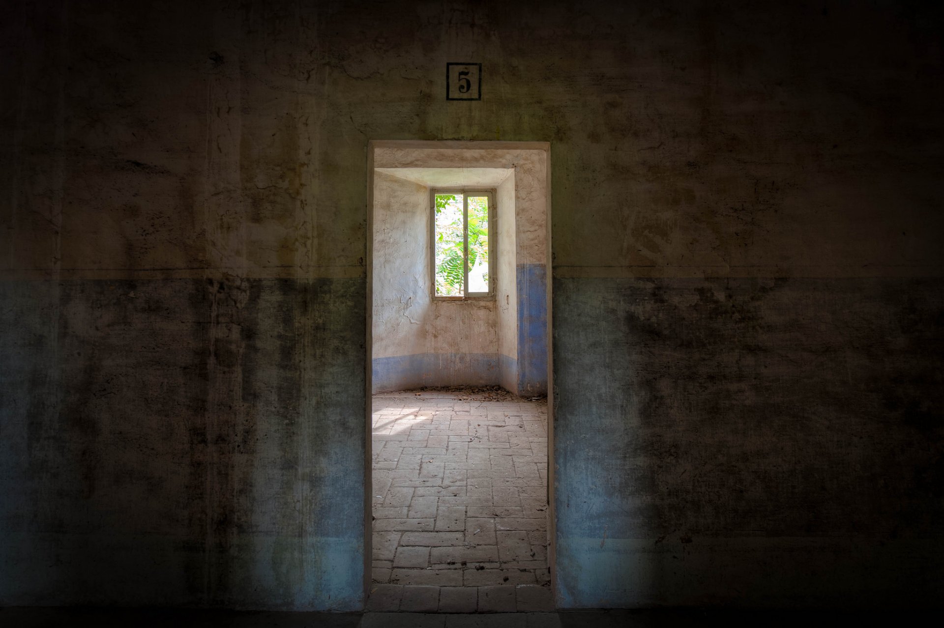 habitación puerta ventana