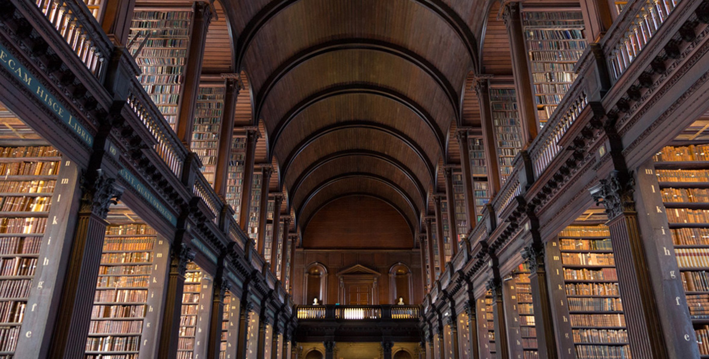 trinity college biblioteca dublín