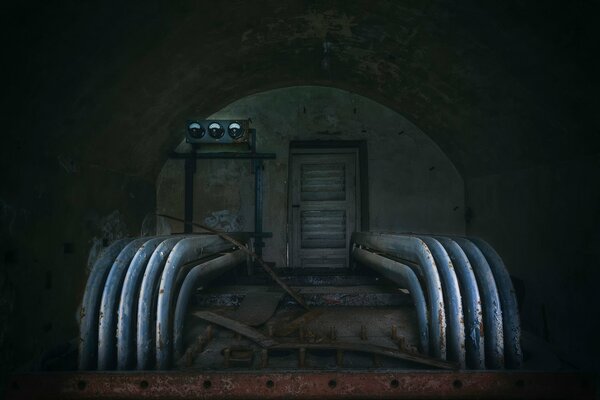 Pipes door game ceiling