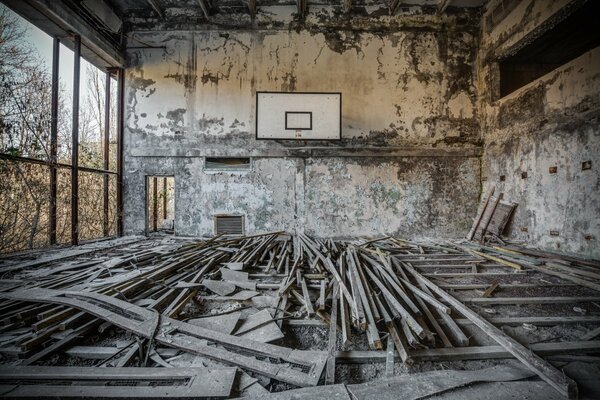 Verlassene Turnhalle in Tschernobyl