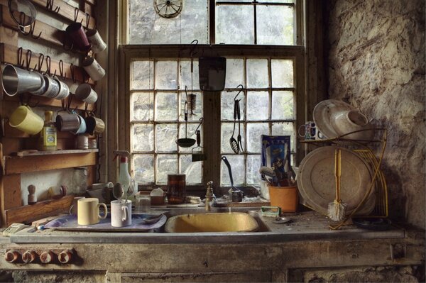 Wallpaper dishes in the kitchen