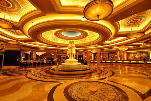 Scultura nella sala del casinò di Las Vegas