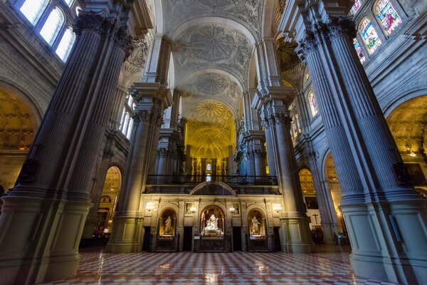 Columnas en la catedral de España