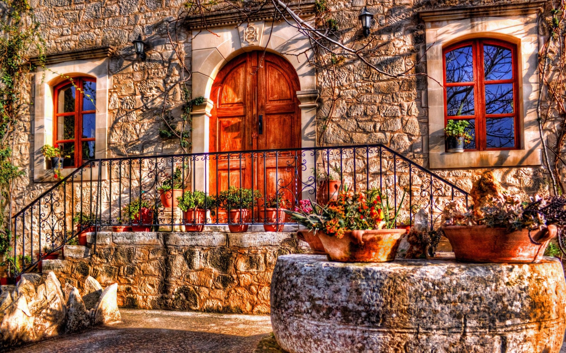 maison façade porte fenêtre fleurs porche hdr