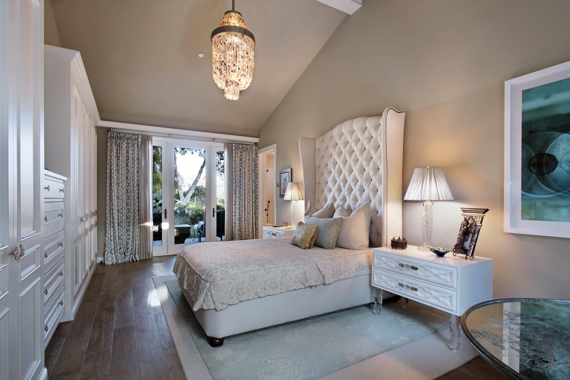 interior design bedroom bed chandelier light photo