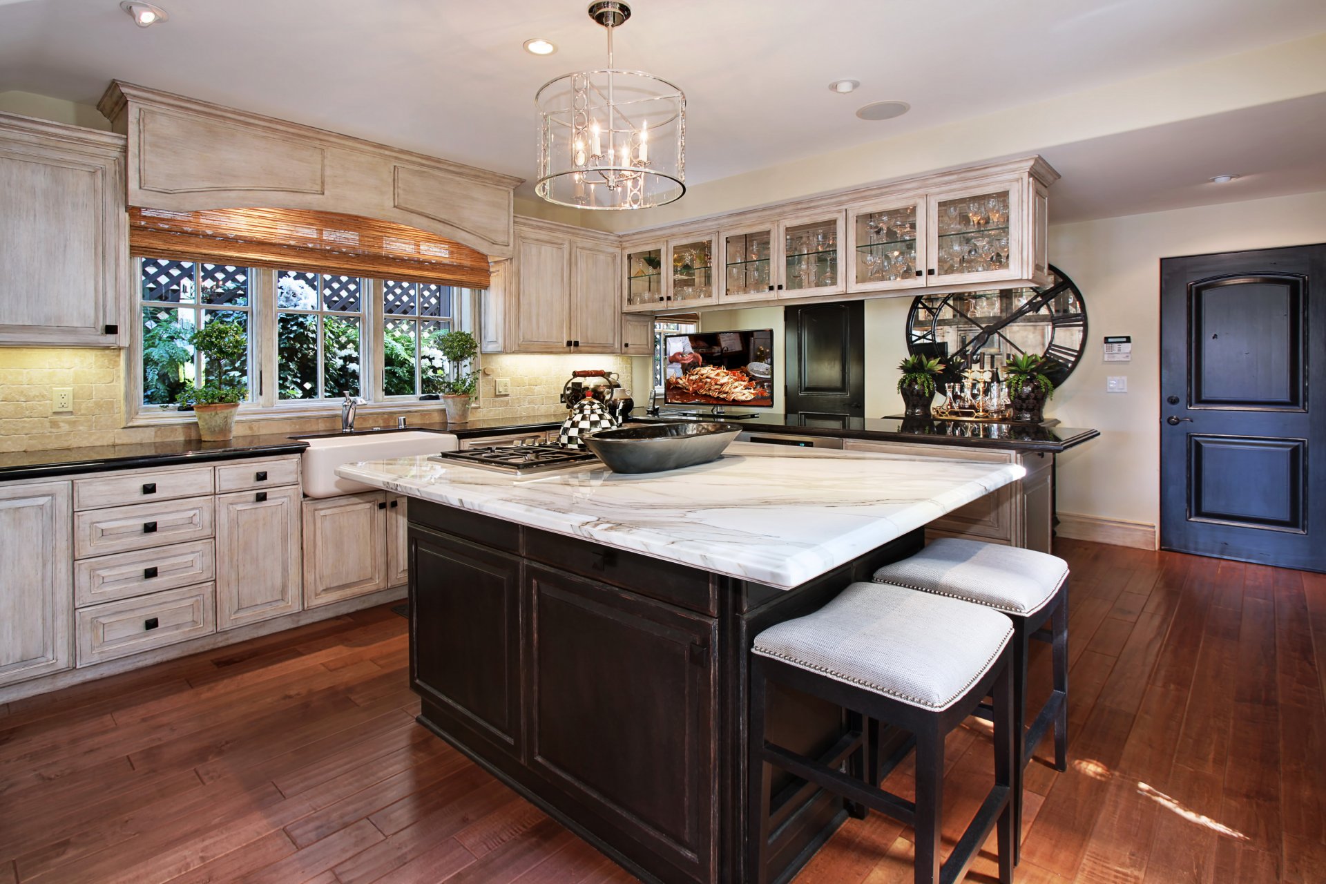 interior design kitchen chandelier table photo