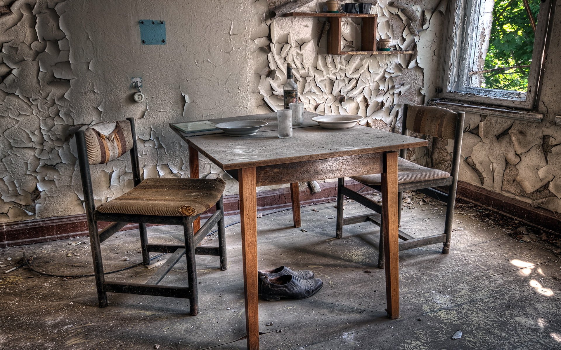 table chairs room interior