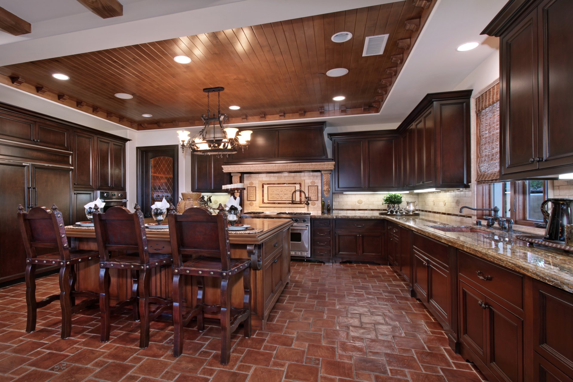 intérieur cuisine design chaises lustre bois photo