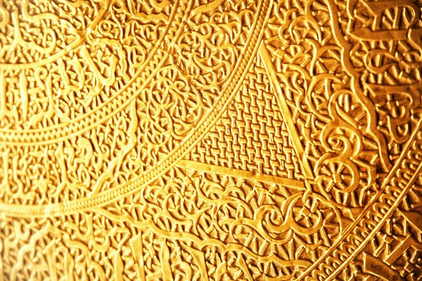 Starożytny złoty wzór w stylu splotu