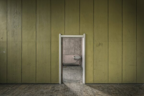 Porte de la chambre à la salle de bain