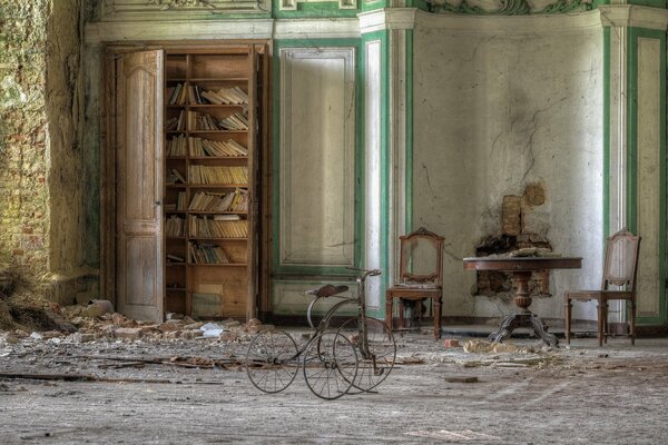 An old room and a tricycle